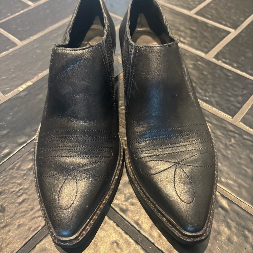 Gianni Bini Black Leather Western Booties - Size 7M - Picture 2 of 6